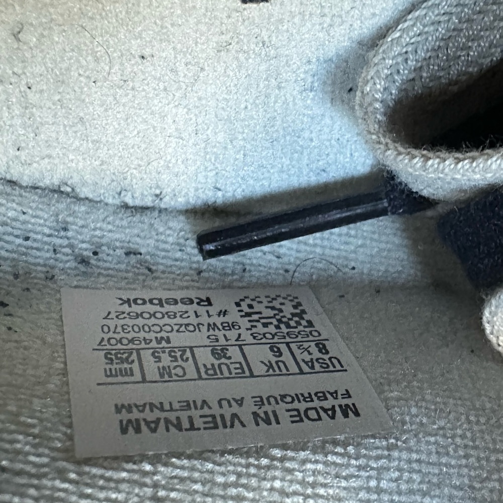 Navy Blue Reebok Classics - Picture 5 of 6